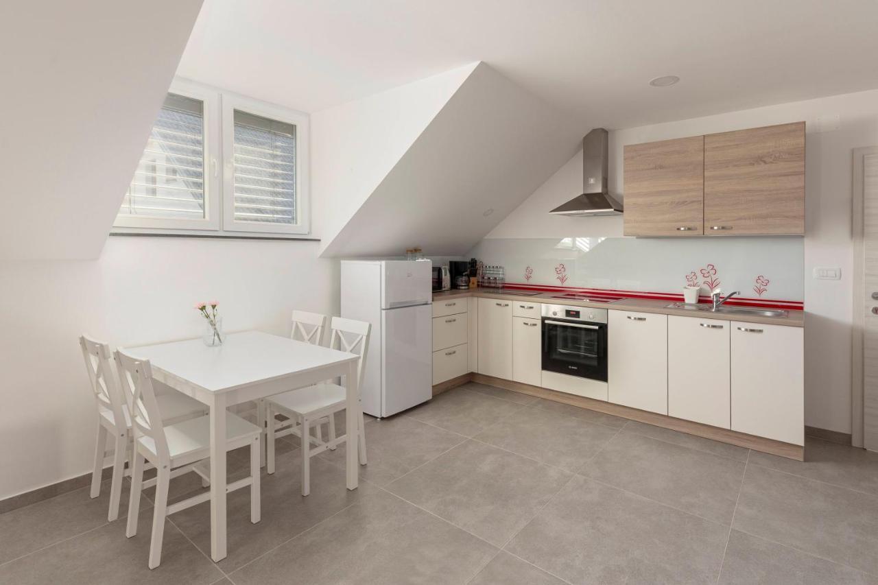 Apartments Linda Брезье Экстерьер фото