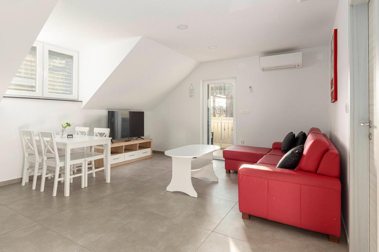 Apartments Linda Брезье Экстерьер фото
