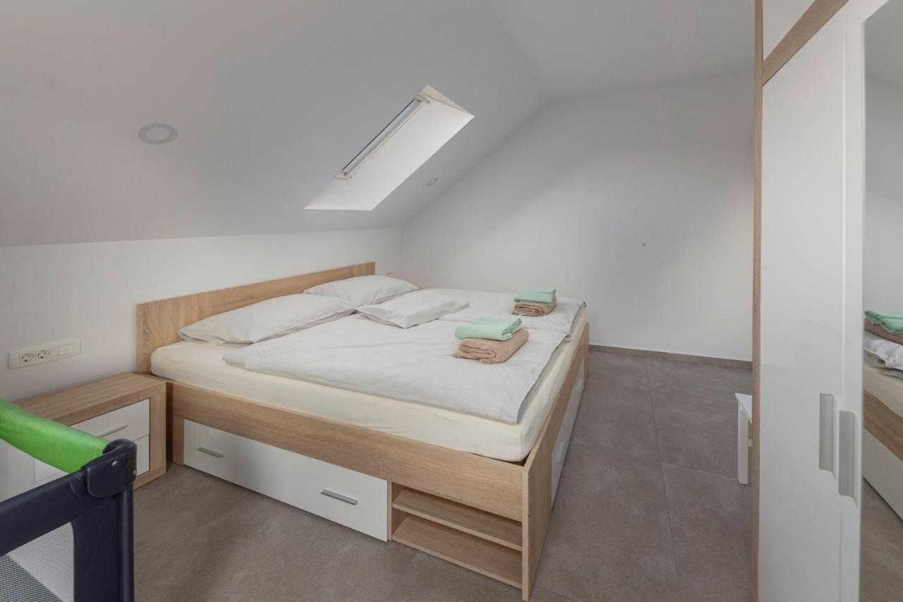 Apartments Linda Брезье Экстерьер фото