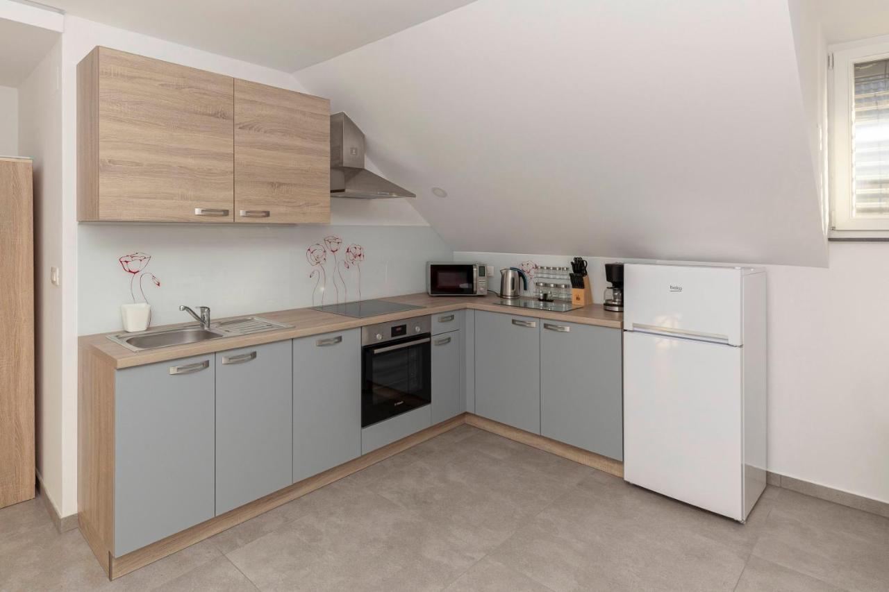 Apartments Linda Брезье Экстерьер фото