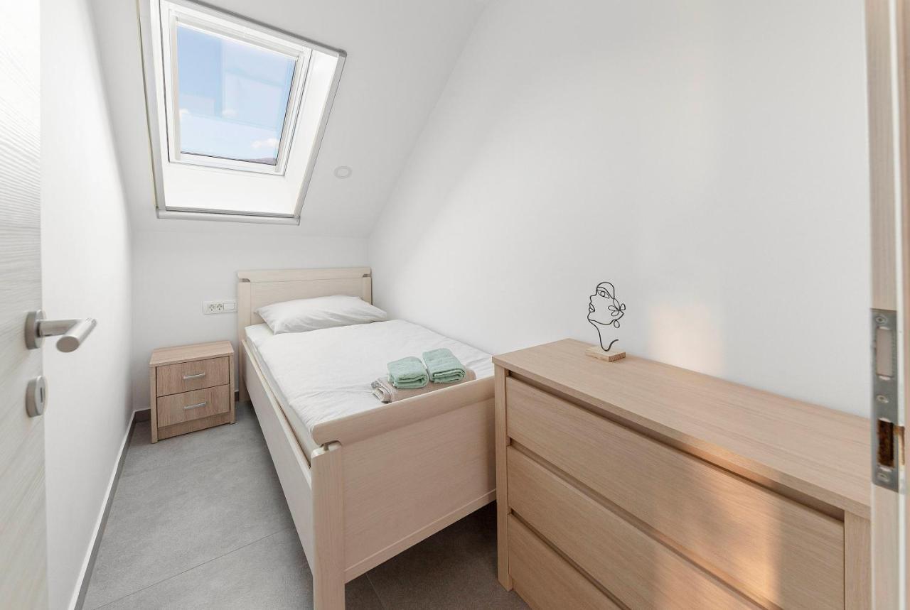Apartments Linda Брезье Экстерьер фото