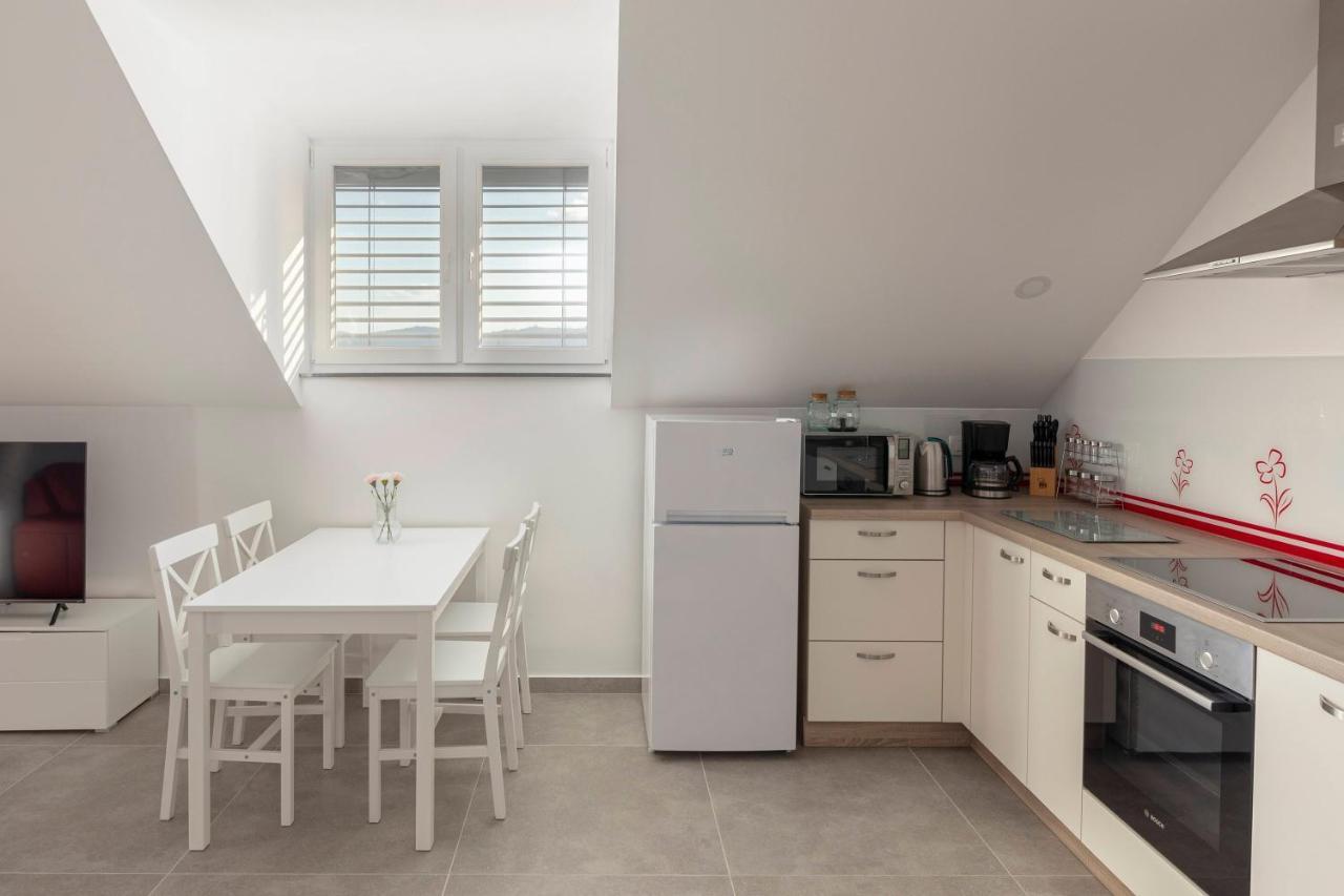 Apartments Linda Брезье Экстерьер фото