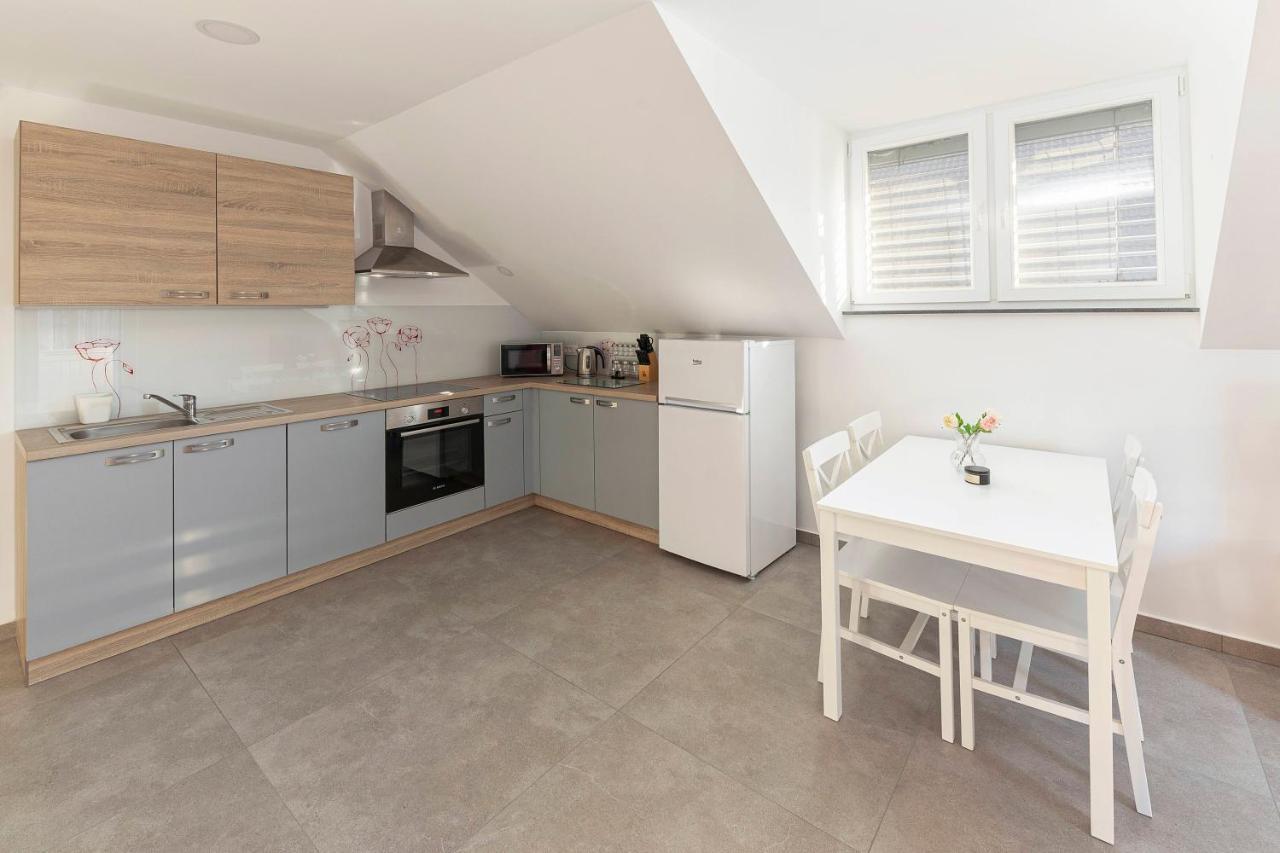 Apartments Linda Брезье Экстерьер фото