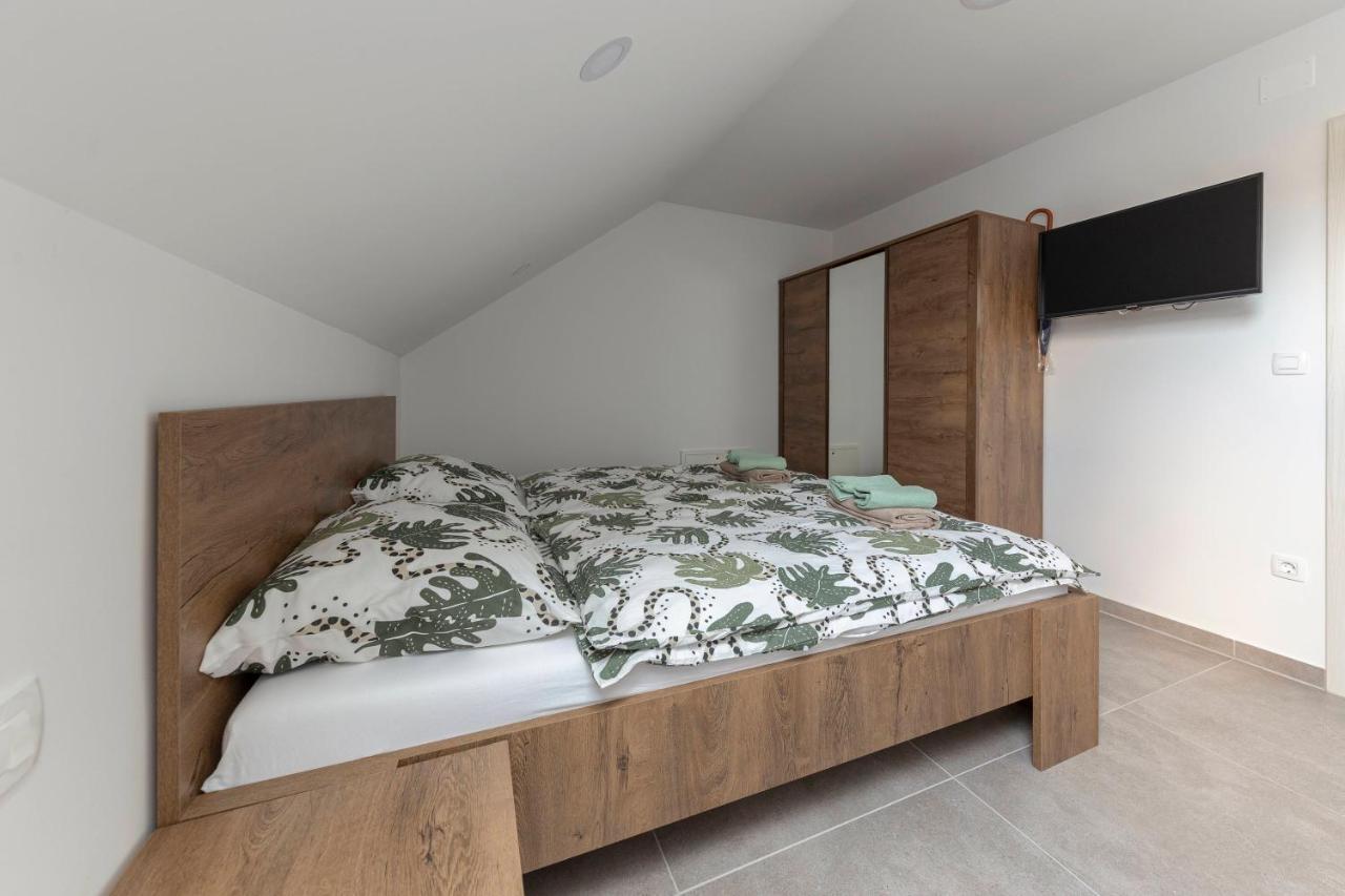 Apartments Linda Брезье Экстерьер фото